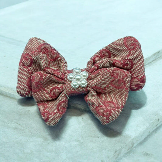 Pawcci Pearl monogram hair clip - bearsupreme