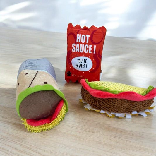 Limited Taco Bell Dog Set 